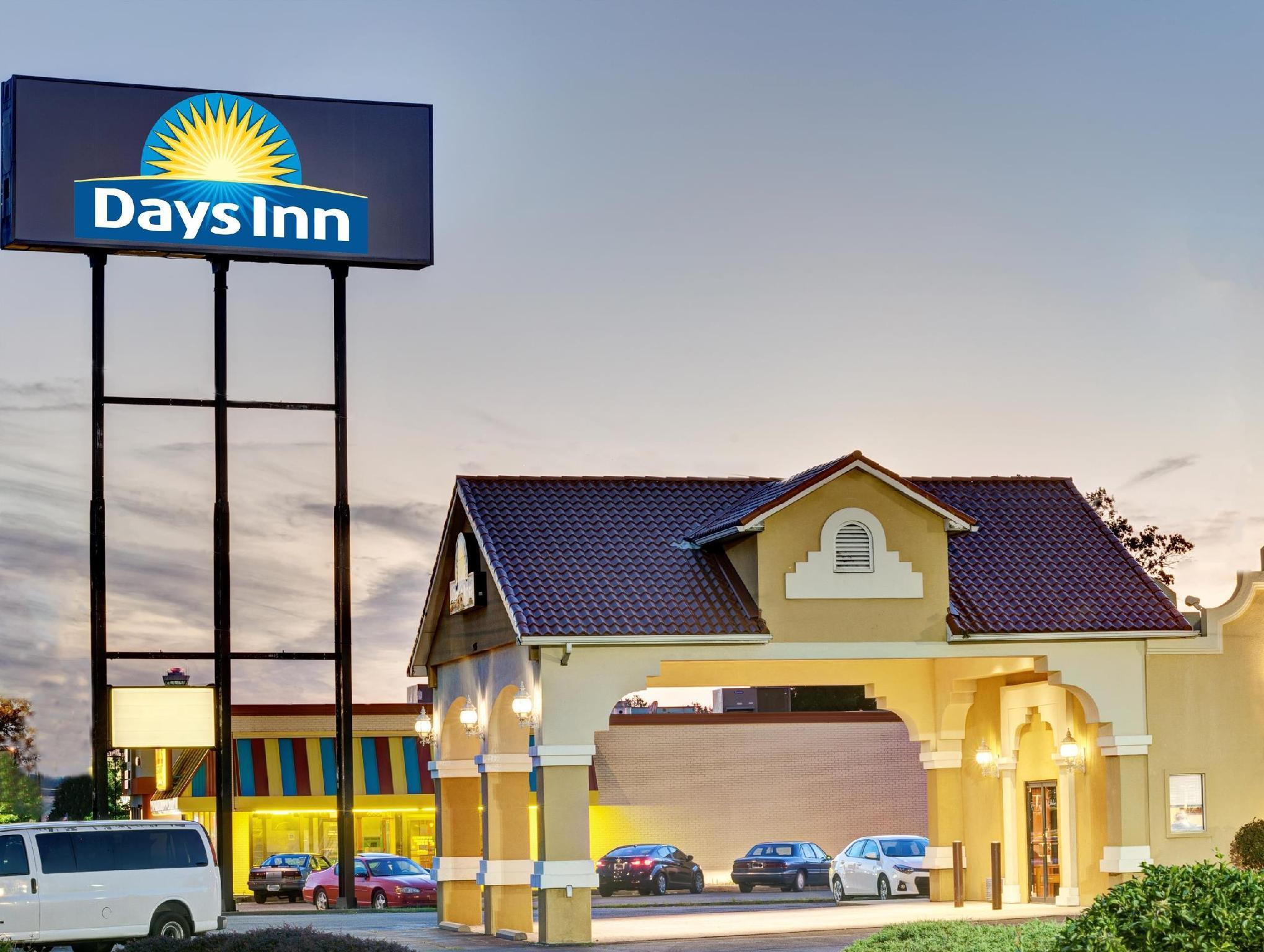 Days Inn By Wyndham Louisville Airport Fair And Expo Center Exterior foto