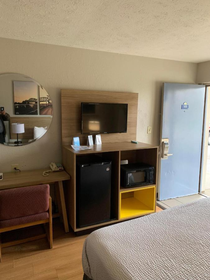 Days Inn By Wyndham Louisville Airport Fair And Expo Center Exterior foto